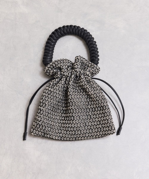 ADAM ET ROPE'(アダムエロペ)の「ブレイドハンドル巾着バッグ(ショルダーバッグ・レディース・ホワイト/ブラック・FREE)」の19枚目の写真