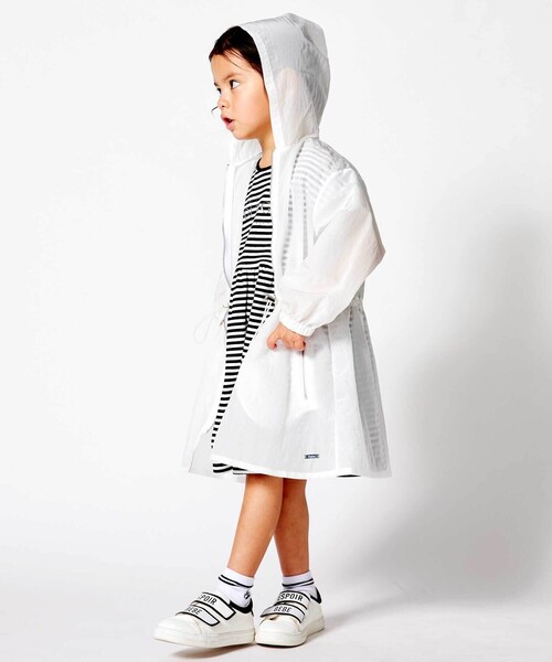 BeBe（ベベ）の「ボーダーギャザーワンピース+シアータフタロングパーカーセット（セットアップ・キッズ・ブルー/ホワイト・150cm/130cm/140cm）」の11枚目の写真