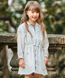 BeBe（ベベ）の「ボーダーギャザーワンピース+シアータフタロングパーカーセット（ワンピース）」