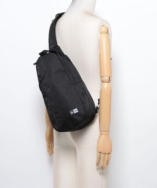 NEW ERA(ニューエラ)の「NEW ERA/ニューエラ Body Bag 8L(ボディバッグ/ウエストポーチ・メンズ・ブラック・FREE)」の15枚目の写真