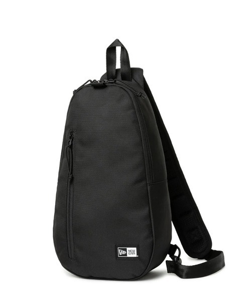 NEW ERA(ニューエラ)の「NEW ERA/ニューエラ Body Bag 8L(ボディバッグ/ウエストポーチ・メンズ・ブラック・FREE)」の1枚目の写真