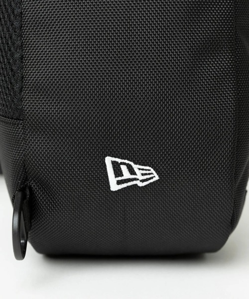 NEW ERA(ニューエラ)の「NEW ERA/ニューエラ Body Bag 8L(ボディバッグ/ウエストポーチ・メンズ・ブラック・FREE)」の4枚目の写真