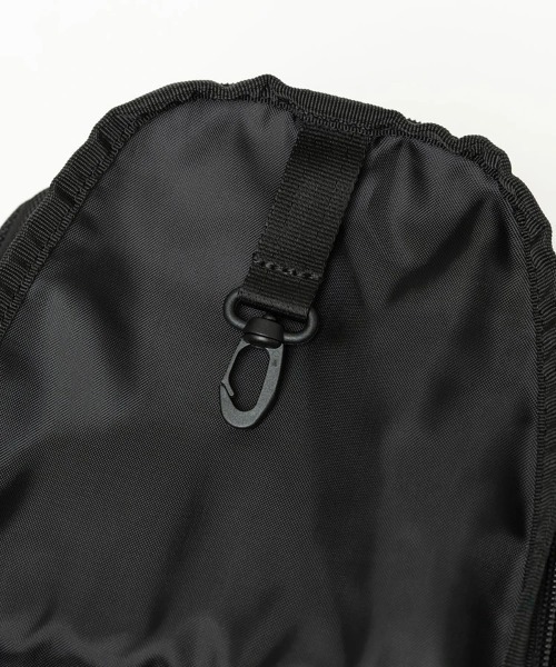 NEW ERA(ニューエラ)の「NEW ERA/ニューエラ Body Bag 8L(ボディバッグ/ウエストポーチ・メンズ・ブラック・FREE)」の12枚目の写真