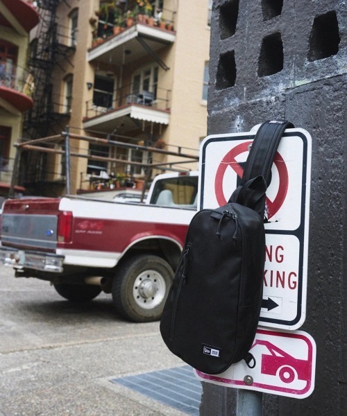 NEW ERA(ニューエラ)の「NEW ERA/ニューエラ Body Bag 8L(ボディバッグ/ウエストポーチ・メンズ・ブラック・FREE)」の14枚目の写真