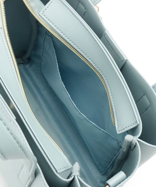 ITS'DEMO（イッツデモ）の「フラワーチャーム付2WAYトート（ハンドバッグ・レディース・サックスブルー/アイボリー・00）」の15枚目の写真