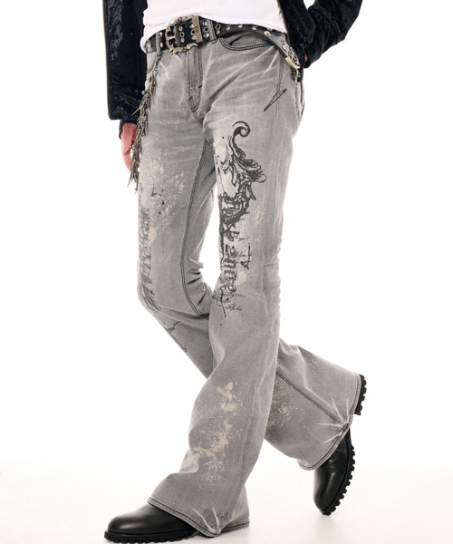 FUGA(フーガ)の「『FUGA/フーガ』FUGA × 2002 Print Flare Demin Pants(デニムパンツ・メンズ・グレー・S/M/L)」の2枚目の写真