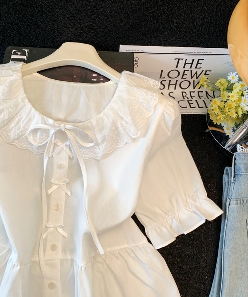 LUCPY(ラクピー)の「レースフリルカラーペプラムブラウス(シャツ/ブラウス・レディース・ブルー/ホワイト・SMALL/MEDIUM/LARGE)」の4枚目の写真