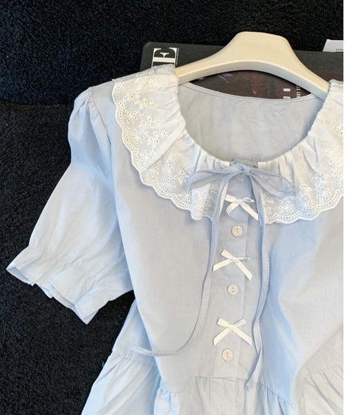 LUCPY(ラクピー)の「レースフリルカラーペプラムブラウス(シャツ/ブラウス・レディース・ブルー/ホワイト・SMALL/MEDIUM/LARGE)」の9枚目の写真