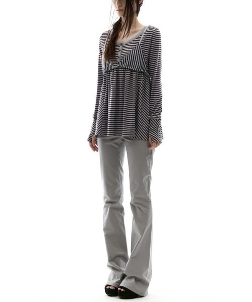 OJOS（オホス）の「【OJOS】Star Trim Bootcut Trousers / 【オホス】スタートリムブーツカットフレアパンツ（その他パンツ・レディース・グレー/ブラック・02/01）」の17枚目の写真