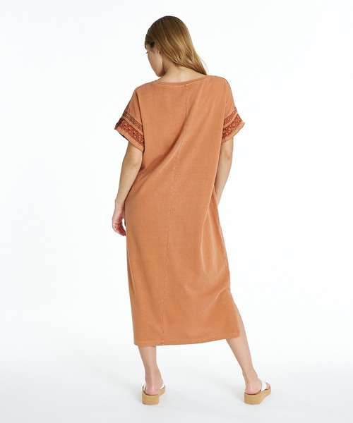 ROXY(ロキシー)の「ROXY HORIZON DRESS ワンピース 【2026年夏モデル】/ロキシーロングワンピ(ワンピース・レディース・ブラック/ベージュ/オレンジ・LARGE/MEDIUM/SMALL)」の6枚目の写真
