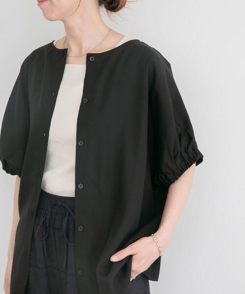 ITEMS URBANRESEARCH(アイテムズ アーバンリサーチ)の「REFINED LINEN ドルマンブラウス(シャツ/ブラウス・レディース・ブラウン/ブラック/オフホワイト・FREE)」の2枚目の写真