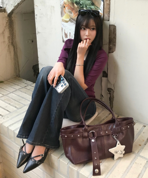 RAIMENT（レイメント）の「Stud Strap Boat Bag_Red Brown（ショルダーバッグ・レディース・その他・FREE）」の3枚目の写真