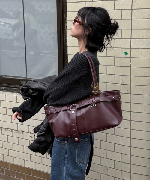 RAIMENT（レイメント）の「Stud Strap Boat Bag_Red Brown（ショルダーバッグ・レディース・その他・FREE）」の13枚目の写真