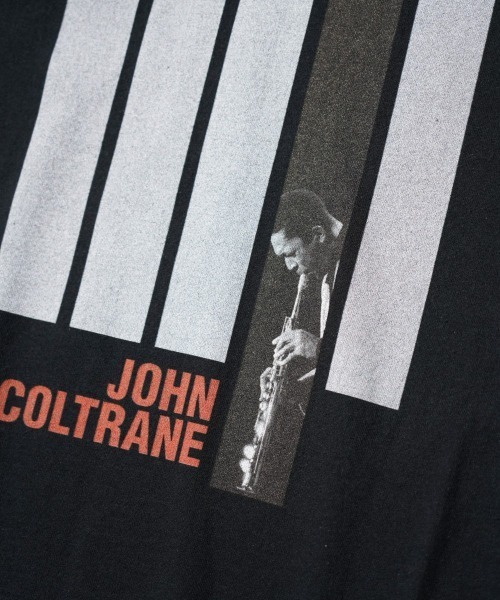 THRIFTY LOOK(スリフティールック)の「THRIFTY LOOK スリフティルック / "JOHN COLTRANE" JAZZ TEE(Tシャツ/カットソー・メンズ・ブラック/ブラック系1・X-LARGE/MEDIUM/LARGE)」の7枚目の写真