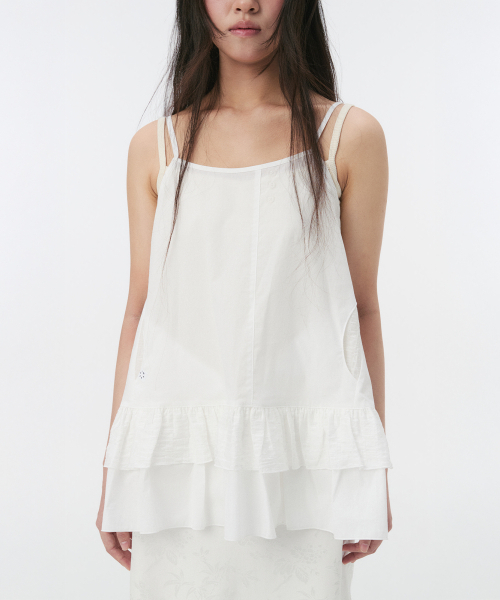OHESHIO(オヘシオ)の「POCKET FRILL SLEEVELESS, WHITE(Tシャツ/カットソー・レディース・その他・FREE)」の4枚目の写真