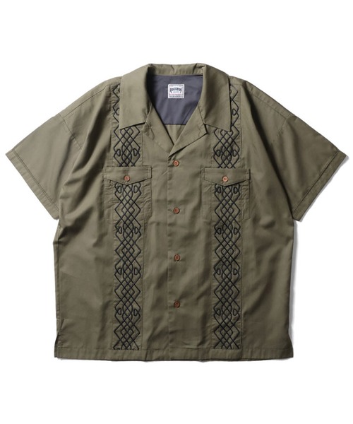 HOUSTON(ヒューストン)の「HOUSTON コード刺繍オープンカラーシャツ(CHEST POKET)(シャツ/ブラウス・メンズ・オフホワイト/オリーブ/チャコール・XX-LARGE/X-LARGE/LARGE/MEDIUM)」の2枚目の写真