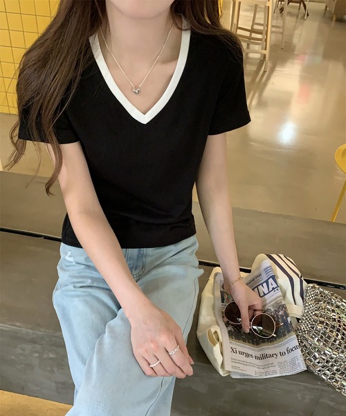 Girly Doll（ガーリードール）の「配色VネックTシャツ（Tシャツ/カットソー・レディース・ホワイト/ブラック・M/L）」の4枚目の写真
