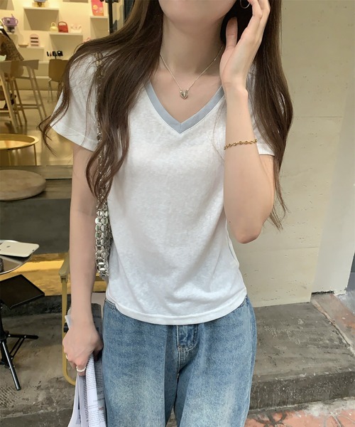 Girly Doll（ガーリードール）の「配色VネックTシャツ（Tシャツ/カットソー・レディース・ホワイト/ブラック・M/L）」の17枚目の写真