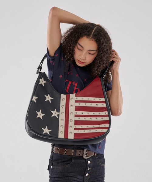 WISH FOR EVER(ウィッシュフォーエバー)の「STAR STUDS FLAG SHOULDER BAG/スタースタッズフラッグショルダーバッグ(ショルダーバッグ・メンズ・ネイビー/ブラック・ONE SIZE)」の11枚目の写真