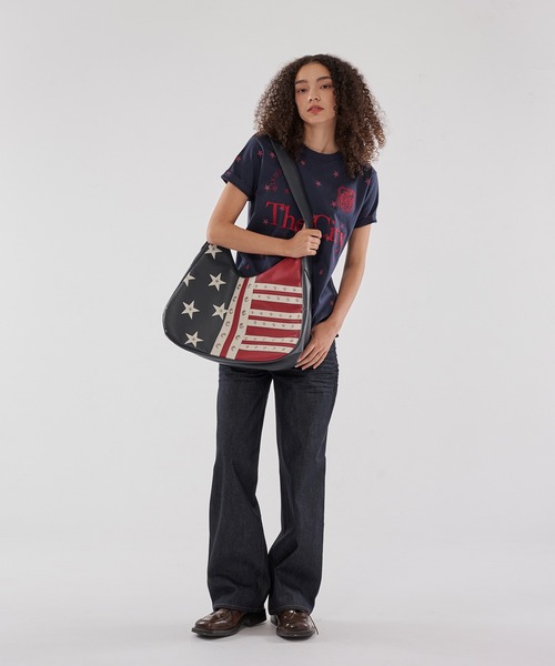 WISH FOR EVER(ウィッシュフォーエバー)の「STAR STUDS FLAG SHOULDER BAG/スタースタッズフラッグショルダーバッグ(ショルダーバッグ・メンズ・ネイビー/ブラック・ONE SIZE)」の3枚目の写真