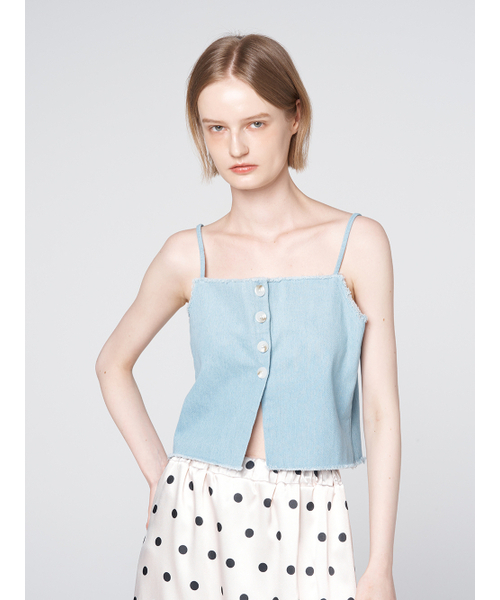 320SHOWROOM(320ショールーム)の「Reversible Button Denim Crop Sleeveless Top Light blue(シャツ/ブラウス・レディース・スカイブルー・FREE)」の2枚目の写真