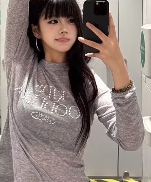 AsheKsha(アシクシャ)の「アメリカンレトロアルファベットスリム長袖Tシャツ(Tシャツ/カットソー・レディース・グレー/ブラック・M)」の4枚目の写真