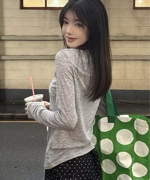 AsheKsha(アシクシャ)の「アメリカンレトロアルファベットスリム長袖Tシャツ(Tシャツ/カットソー・レディース・グレー/ブラック・M)」の5枚目の写真