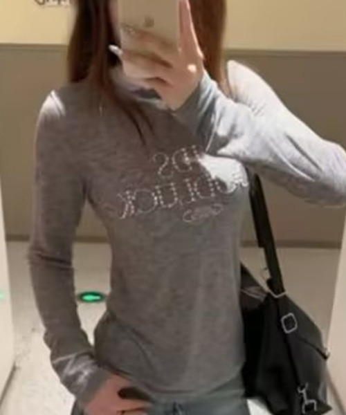 AsheKsha(アシクシャ)の「アメリカンレトロアルファベットスリム長袖Tシャツ(Tシャツ/カットソー・レディース・グレー/ブラック・M)」の8枚目の写真