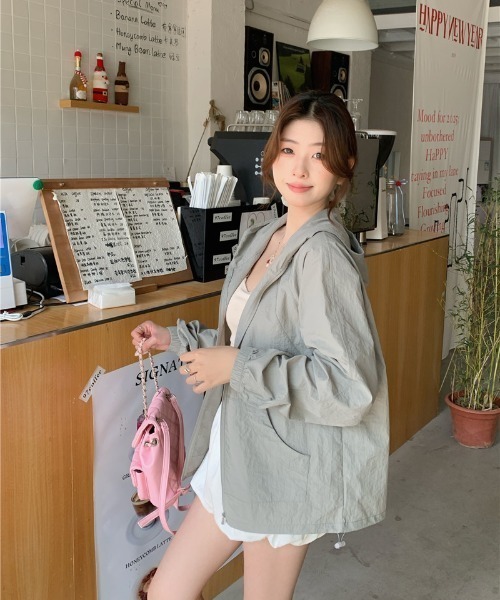 NoBelle(ノベル)の「アウトドアフード付き ジッパージャケット(ナイロンジャケット・レディース・グレー/ホワイト・M)」の3枚目の写真