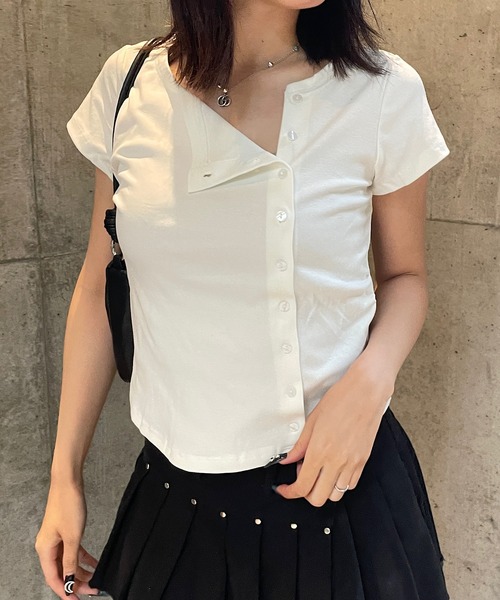 ROGER AND RAW(ロジャーアンドロウ)の「アシメボタン半袖トップス(Tシャツ/カットソー・レディース・ホワイト/ブラック・FREE)」の12枚目の写真