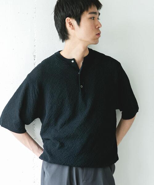 URBAN RESEARCH DOORS(アーバンリサーチドアーズ)の「『吸水速乾/防シワ/イージーケア/UVカット』DRYMIX カノコ ショートスリーブヘンリーネックニット(ニット/セーター・メンズ・ブラック/グレー・MEDIUM/LARGE)」の5枚目の写真