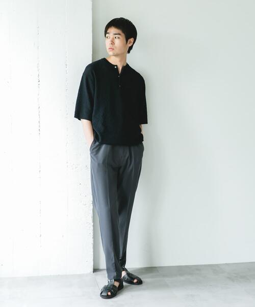 URBAN RESEARCH DOORS(アーバンリサーチドアーズ)の「『吸水速乾/防シワ/イージーケア/UVカット』DRYMIX カノコ ショートスリーブヘンリーネックニット(ニット/セーター・メンズ・ブラック/グレー・MEDIUM/LARGE)」の7枚目の写真