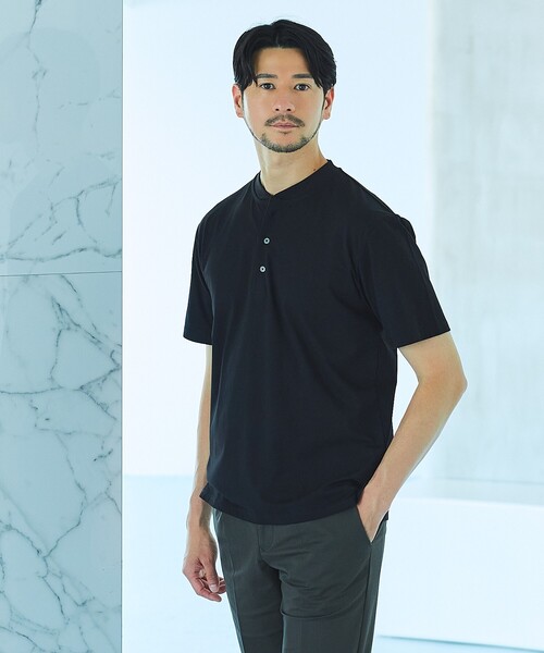 ABAHOUSE GRAY(アバハウスグレイ)の「【SMART CLOSET】シルケット天竺 キーヘンリーネック Tシャツ / 接触冷感 / 遮熱(Tシャツ/カットソー・メンズ・グリーン/ネイビー/ブラック/ホワイト/グレイッシュベージュ・44/50/46/48)」の2枚目の写真