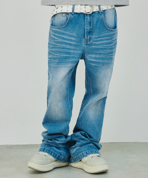 SCALLYWAG（スカリーワグ）の「エンボスセギングフレアジーンズ[ライトインディゴ]（デニムパンツ・レディース・その他・SMALL/MEDIUM/LARGE/X-LARGE）」の2枚目の写真