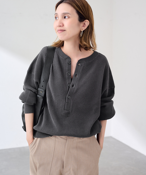 FRAMeWORK(フレームワーク)の「≪WEB限定 / 追加≫ワッフルヘンリープルオーバー(Tシャツ/カットソー・レディース・アイボリー/ダークブルー/スミクロ・FREE)」の7枚目の写真