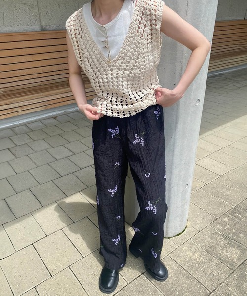 ISOOK（アイスー）の「クロシェニットベスト(kiharu) / バックデザイン サマーニット ボヘミアン ロング丈 クロシェニット タンクトップ レイヤード 重ね着（ベスト・レディース・ベージュ・FREE）」の10枚目の写真