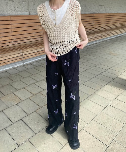 ISOOK（アイスー）の「クロシェニットベスト(kiharu) / バックデザイン サマーニット ボヘミアン ロング丈 クロシェニット タンクトップ レイヤード 重ね着（ベスト・レディース・ベージュ・FREE）」の15枚目の写真