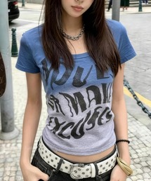 英字前プリント　ヴィンテージ風ロゴグラフィックTシャツ / フェアリーグランジコンパクトトップス