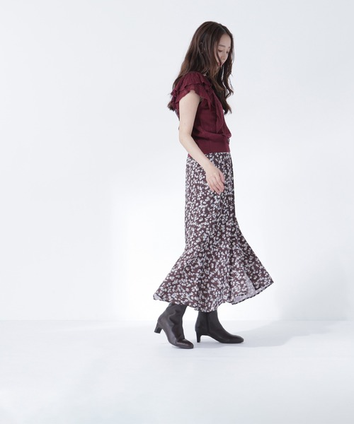 NATURAL BEAUTY BASIC(ナチュラルビューティーベーシック)の「レースフリルミックスニット(ニット/セーター・レディース・ブラック/オフホワイト/バーガンディー・フリ-)」の6枚目の写真