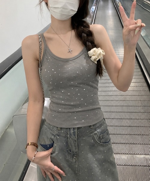 HALEY PESCA(ヘーリーペスカ)の「HALEY PESCA/【カップ付き】ラインストーンドット キャミソール(キャミソール・レディース・グレー/ブラック/ホワイト/ダークグレー/レッド/ブラウン・FREE)」の4枚目の写真