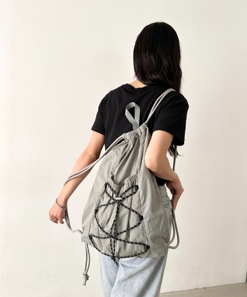 NATURALIST（ナチュラリスト）の「ナイロン バンジーコードナップサック/軽量/撥水（バックパック/リュック・レディース・グレー/ブラック/ベージュ/カーキ・FREE）」の2枚目の写真