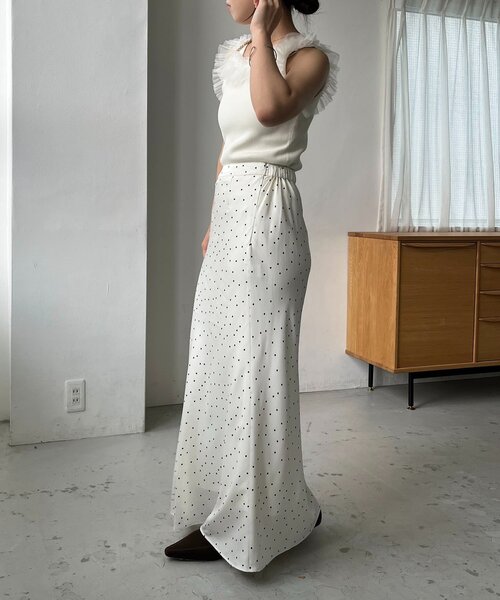 CAPRICIEUX LE'MAGE(カプリシューレマージュ)の「【サイズ展開あり】バイアスドットスカート(スカート・レディース・ブラック/オフホワイト・PS/38/36)」の6枚目の写真