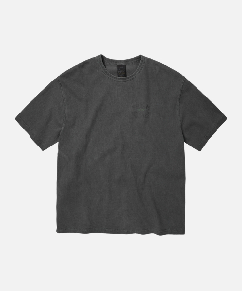 FRIZMWORKS(フリズムワークス)の「TROPHY PIGMENT DYEING TEE _ CHARCOAL(Tシャツ/カットソー・メンズ・その他・MEDIUM/LARGE/SMALL)」の2枚目の写真