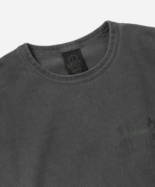 FRIZMWORKS(フリズムワークス)の「TROPHY PIGMENT DYEING TEE _ CHARCOAL(Tシャツ/カットソー・メンズ・その他・MEDIUM/LARGE/SMALL)」の3枚目の写真