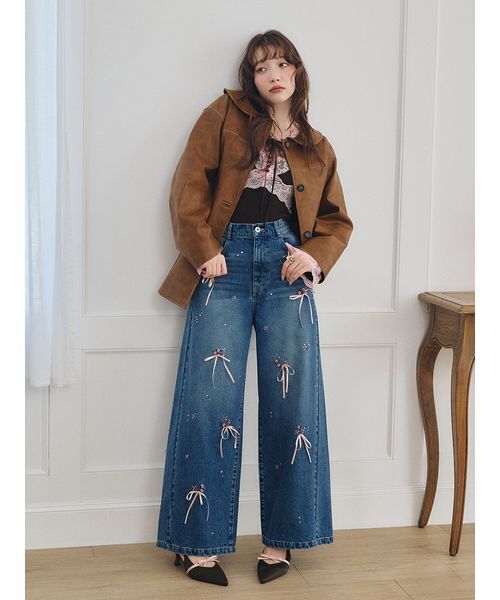 LILY BROWN（リリーブラウン）の「[L.B CANDY STOCK] フラワービジューデニムパンツ（デニムパンツ・レディース・ブルー/ライトブルー/アイボリー・0/1）」の5枚目の写真