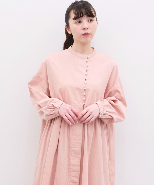 l'atelier du savon（アトリエドサボン）の「シャツコール　ころころボタンロングワンピース（ワンピース・レディース・サックスブルー/ボルドー/ピンク/アイボリー・FREE）」の3枚目の写真