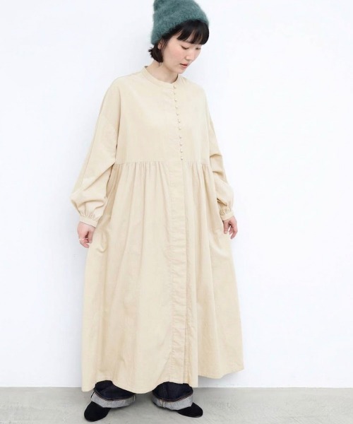 l'atelier du savon（アトリエドサボン）の「シャツコール　ころころボタンロングワンピース（ワンピース・レディース・サックスブルー/ボルドー/ピンク/アイボリー・FREE）」の11枚目の写真