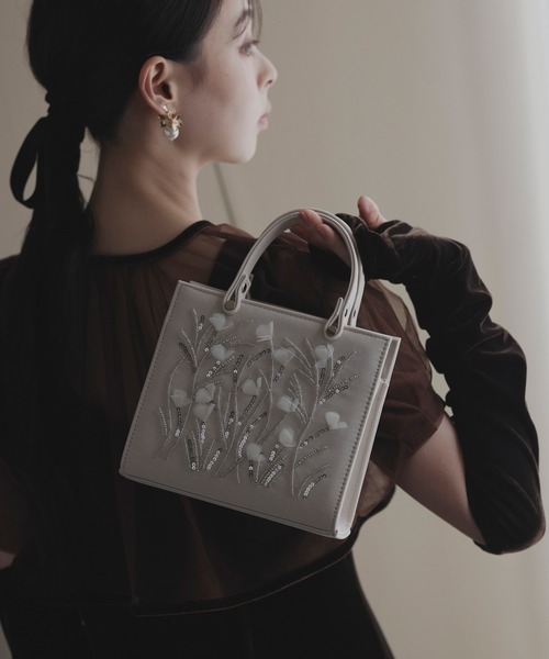 RUIRUE BOUTIQUE(ルイルエブティック)の「ボタニカル ビジュー ハンドバッグ | レディースバッグ・結婚式バッグ・パーティー用バッグ・オケージョンバッグ・フォーマルバッグ・パーティーバッグ・鞄・ハンドバック・ショルダーバッグ(ハンドバッグ・レディース・ベージュ/シルバー/ブラック・FREE)」の5枚目の写真