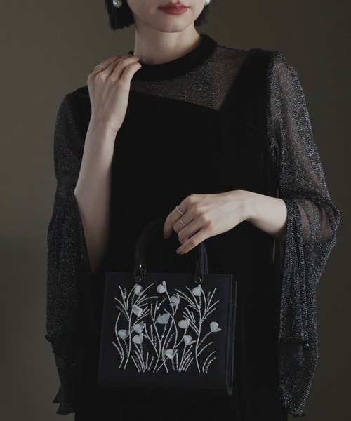 RUIRUE BOUTIQUE(ルイルエブティック)の「ボタニカル ビジュー ハンドバッグ | レディースバッグ・結婚式バッグ・パーティー用バッグ・オケージョンバッグ・フォーマルバッグ・パーティーバッグ・鞄・ハンドバック・ショルダーバッグ(ハンドバッグ・レディース・ベージュ/シルバー/ブラック・FREE)」の10枚目の写真