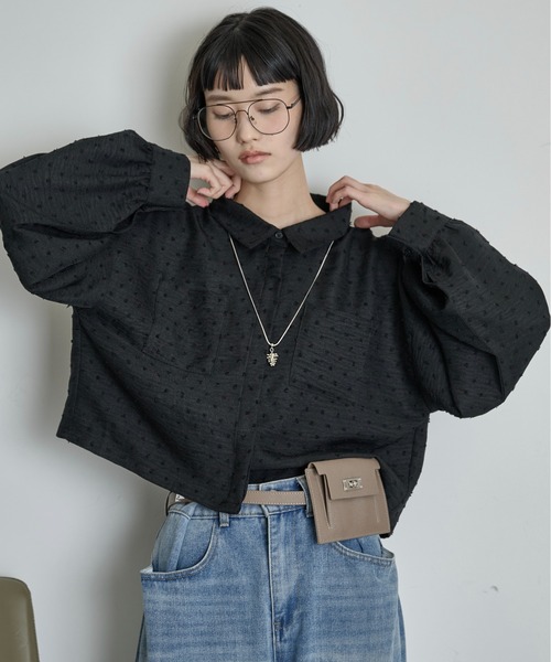 THE YOn(ザヨン)の「ドビードットクロップドポケットシャツ(シャツ/ブラウス・レディース・ブラウン/ブラック/プラム・FREE)」の4枚目の写真